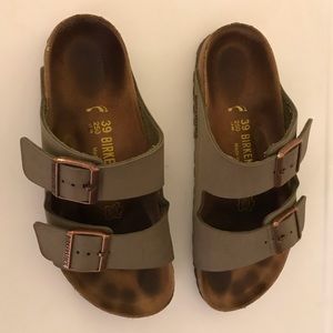 Women’s Arizona Birkenstocks in Olive color